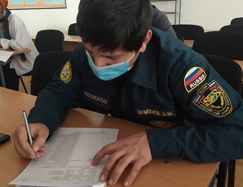 В Пожарно-спасательном колледже прошел героико-патриотический диктант МЧС России – 30 лет