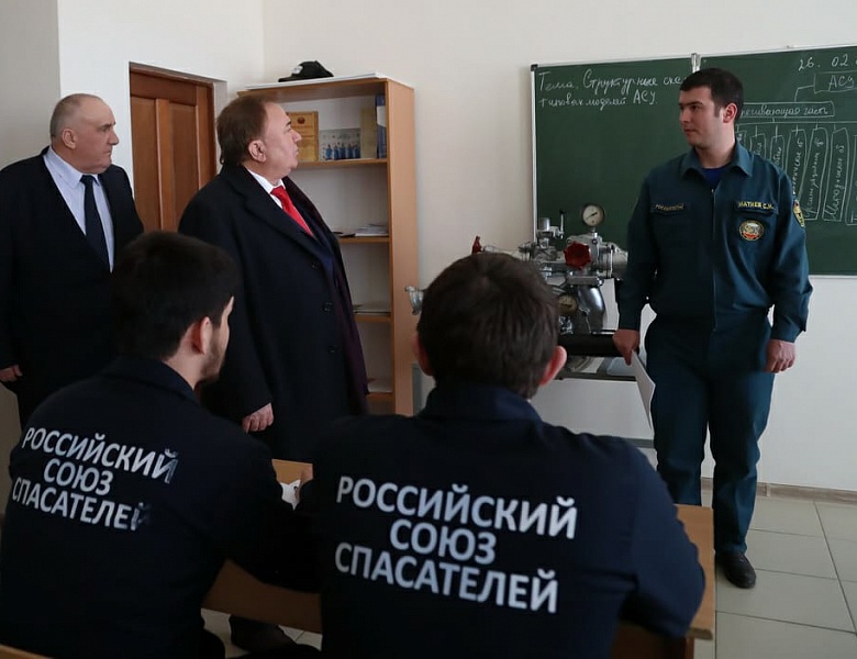 Глава Республики Ингушетия Махмуд-Али Макшарипович посетил колледж.